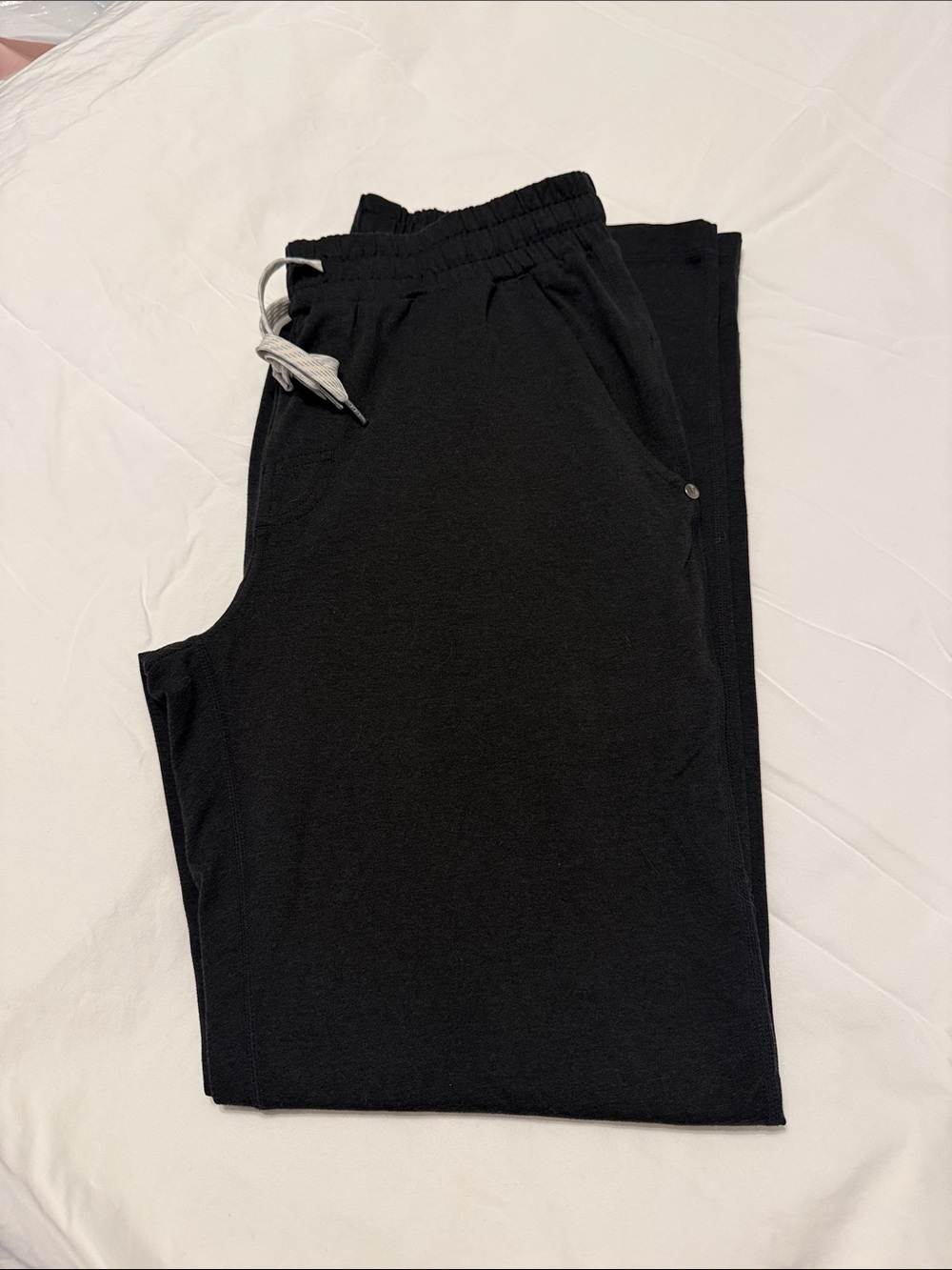 Like New. Vuori Men’s Ponto Performance Pant Charcoal Black Size Medium